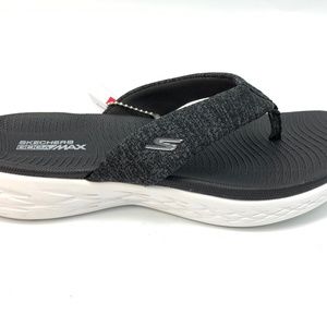 flo skechers